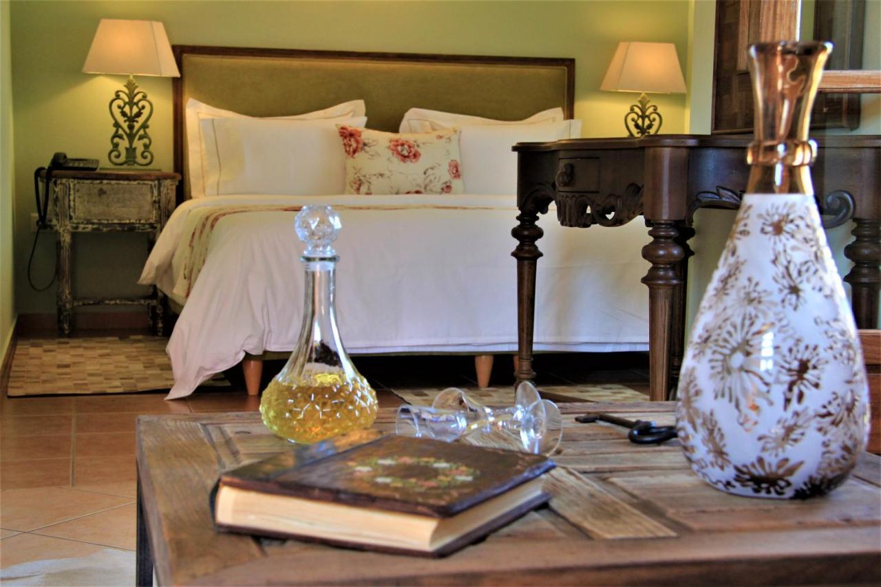 Liotrivi Historical Mansion And Boutique Hotel モネンバシア エクステリア 写真